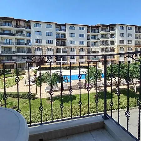 Apolon 8 Relax With Pools Солнечный берег